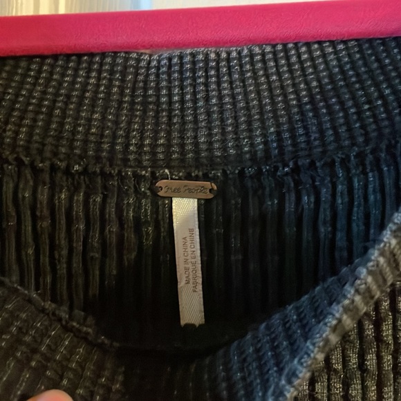 Free People Gray Sweater🐺🌚🩶 - Picture 3 of 3